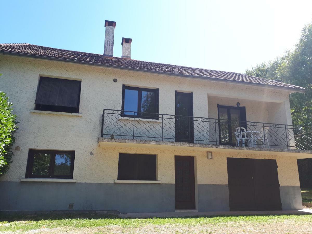 Location De Vacances A Gourdon En Bouriane Exterior foto